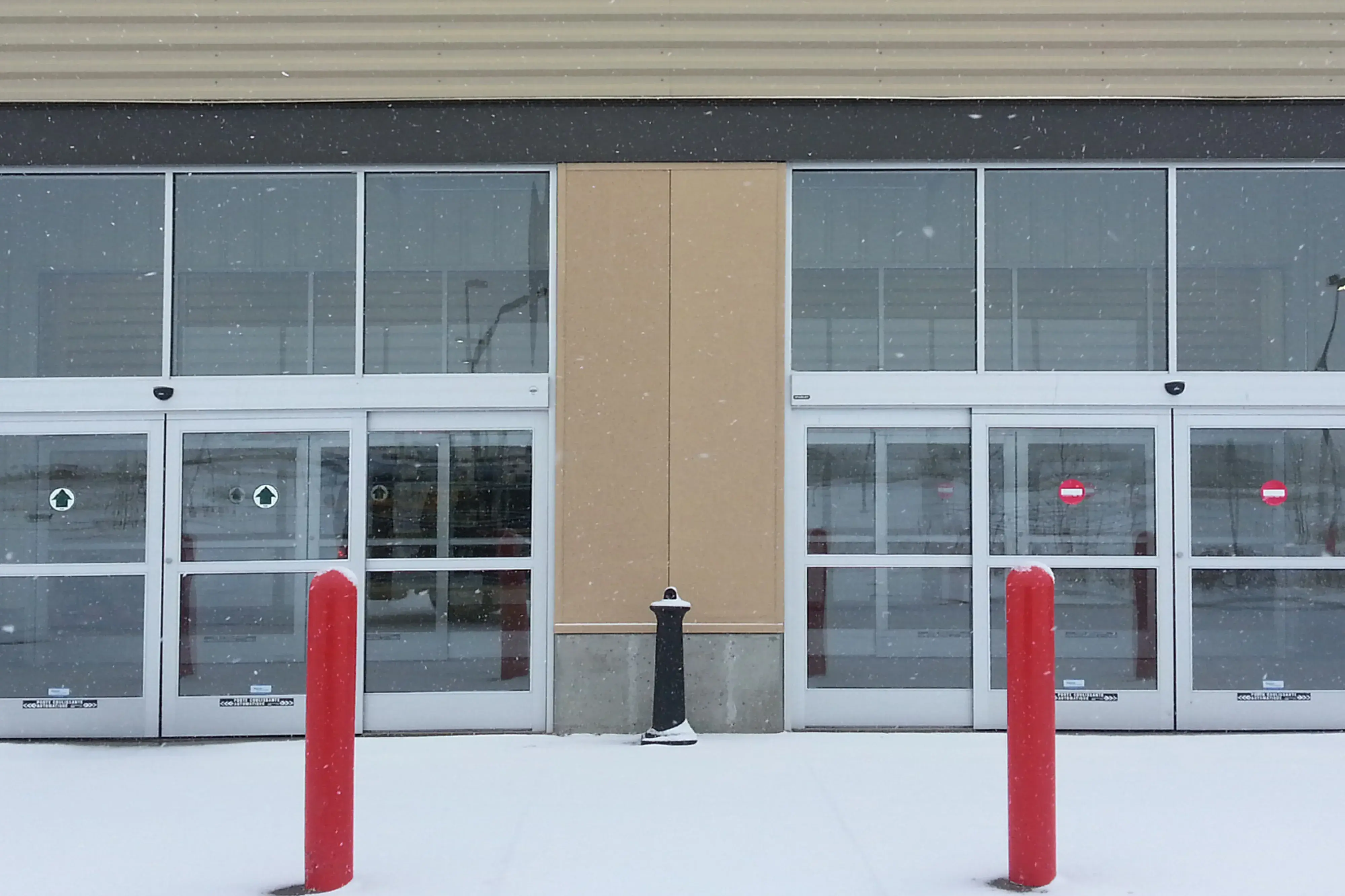 DuraGlide Retail Door - Costco in Snow
