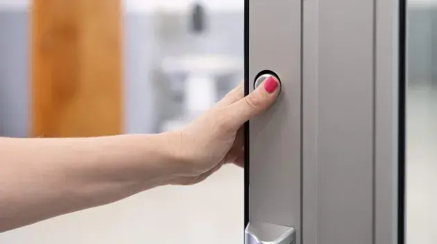 push button on telescoping ICU door