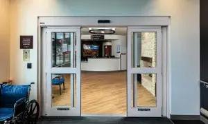  DuraGlide automatic sliding door in Emergency Room setting. Photo Credit: MKM Build Photography www.mkmbuild.com.jpg