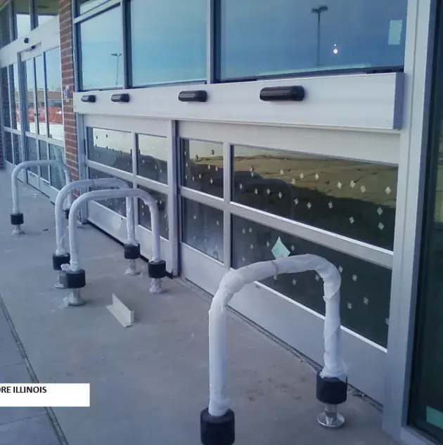 Hyvee Sycamore set of sliding doors.