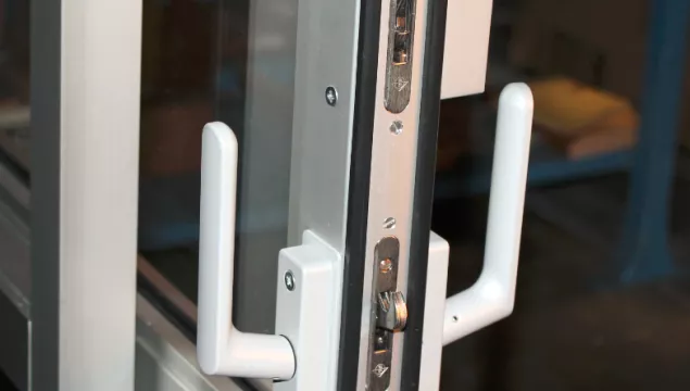 A set of door handles on the 7200 series.